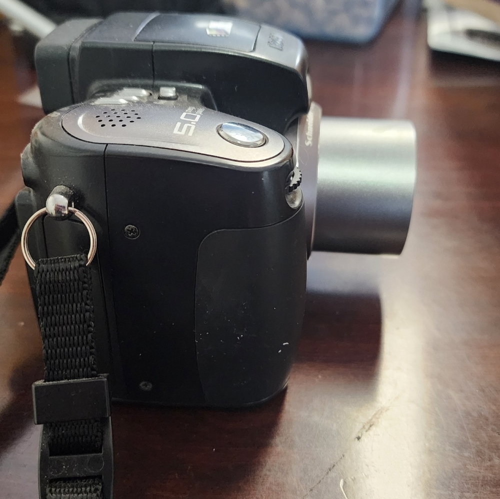 Kodak EasyShare Z7590 Black Digital Camera - 10X Zoom, 5.0 MP - Picture 14 of 16